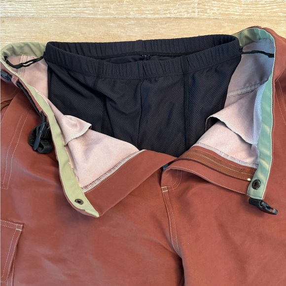 TREK Durable Hiking Shorts w builtin briefs Mens Large Rust - Picture 2 of 4